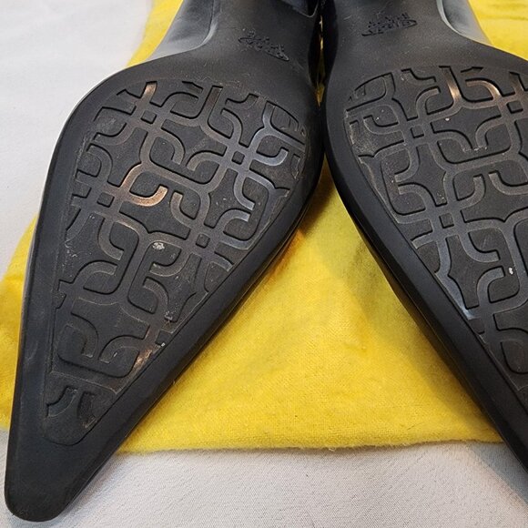 Circa Joan & David | Pointed Toe Kitten Heels Low Pumps - Picture 8 of 9